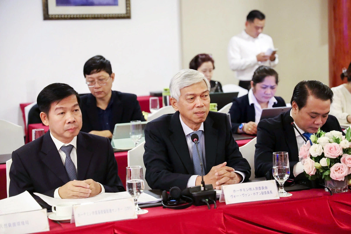 Ông Võ Văn Hoan, phó chủ tịch UBND TP.HCM, khẳng định TP kiên quyết đề nghị các nhà đầu tư phải có định hướng chuyển đổi sang ngành công nghệ cao để đáp ứng với định hướng, mục tiêu phát triển của TP - Ảnh: P.Q